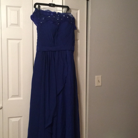 Beautiful blue gown - Picture 2 of 5